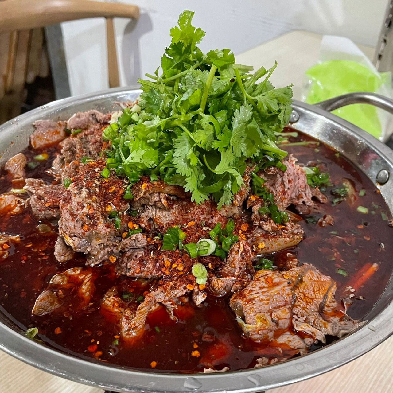 乐山打卡|一周吃两次的鲜烧牛肉90 位于牟子镇上的一家鲜烧牛肉店