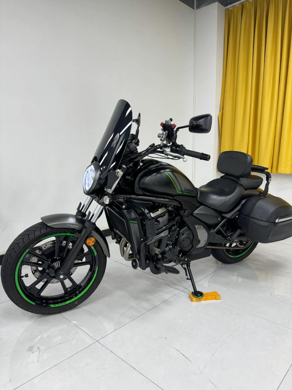22款 川崎小火神650 加装双边箱 靠背 加高风挡 手机无线充!
