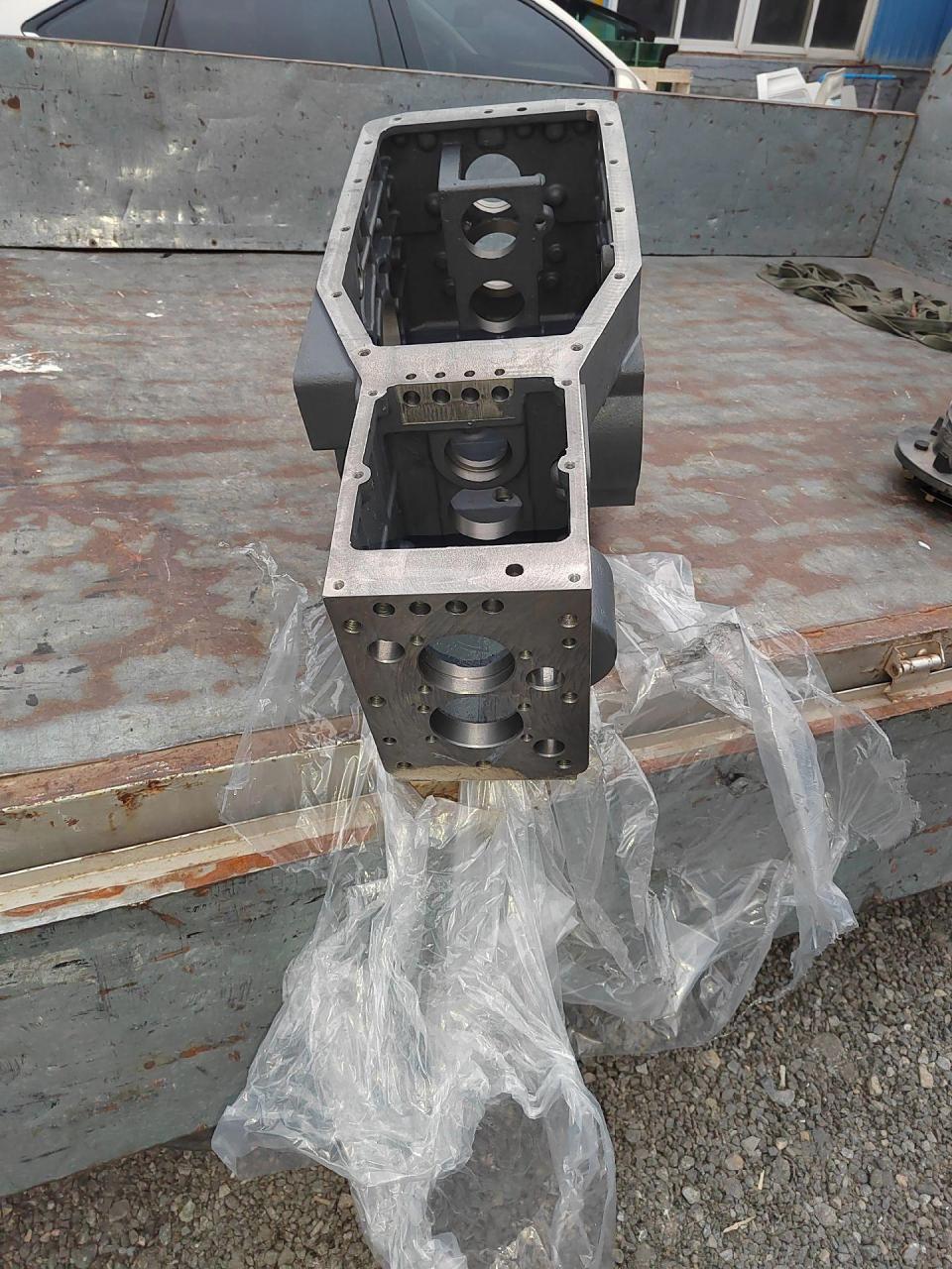 雷沃拖拉机的后桥壳体