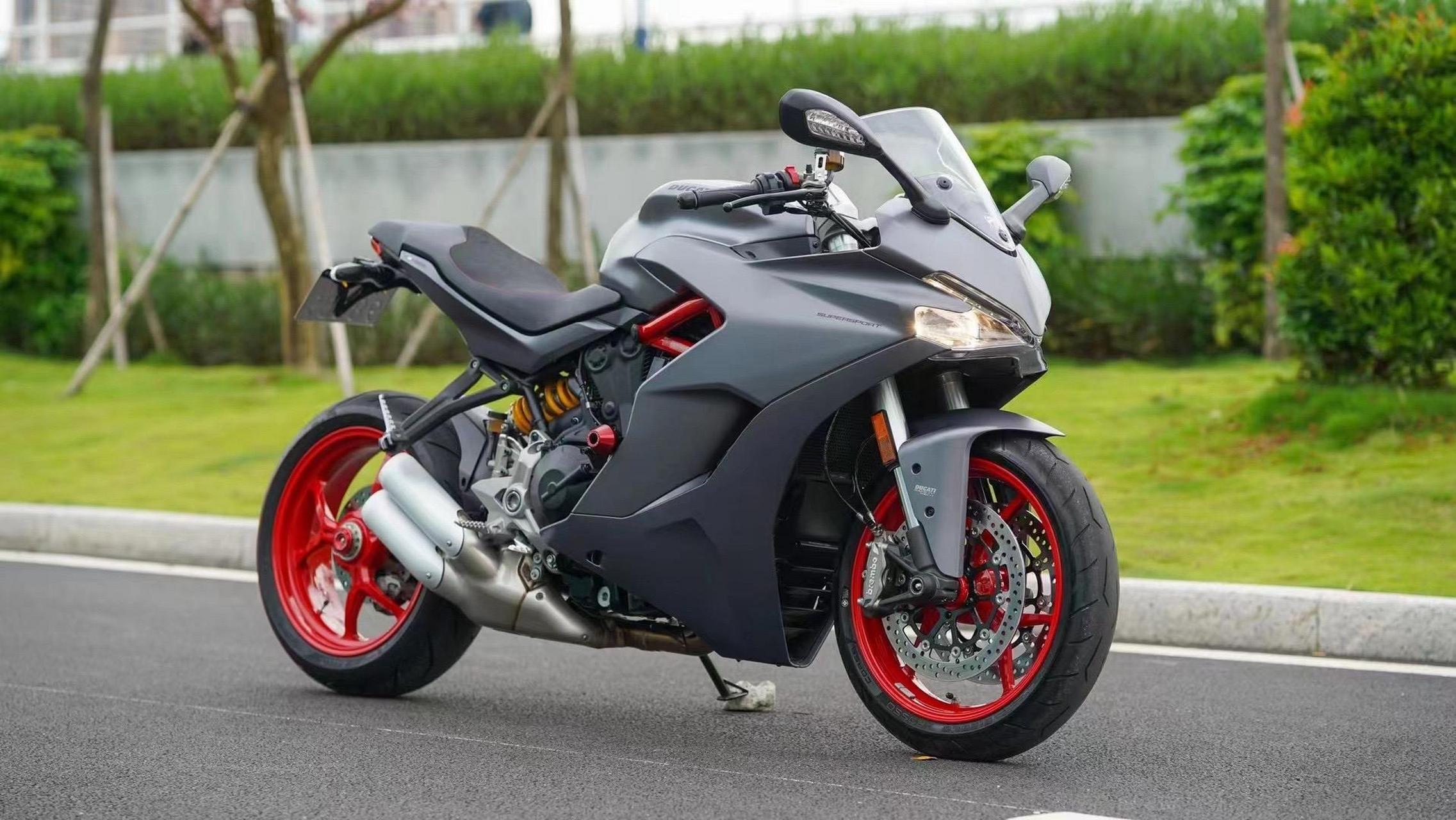 品牌:杜卡迪 车型:93902supersport 年份:2020 里程:1100公里 简介