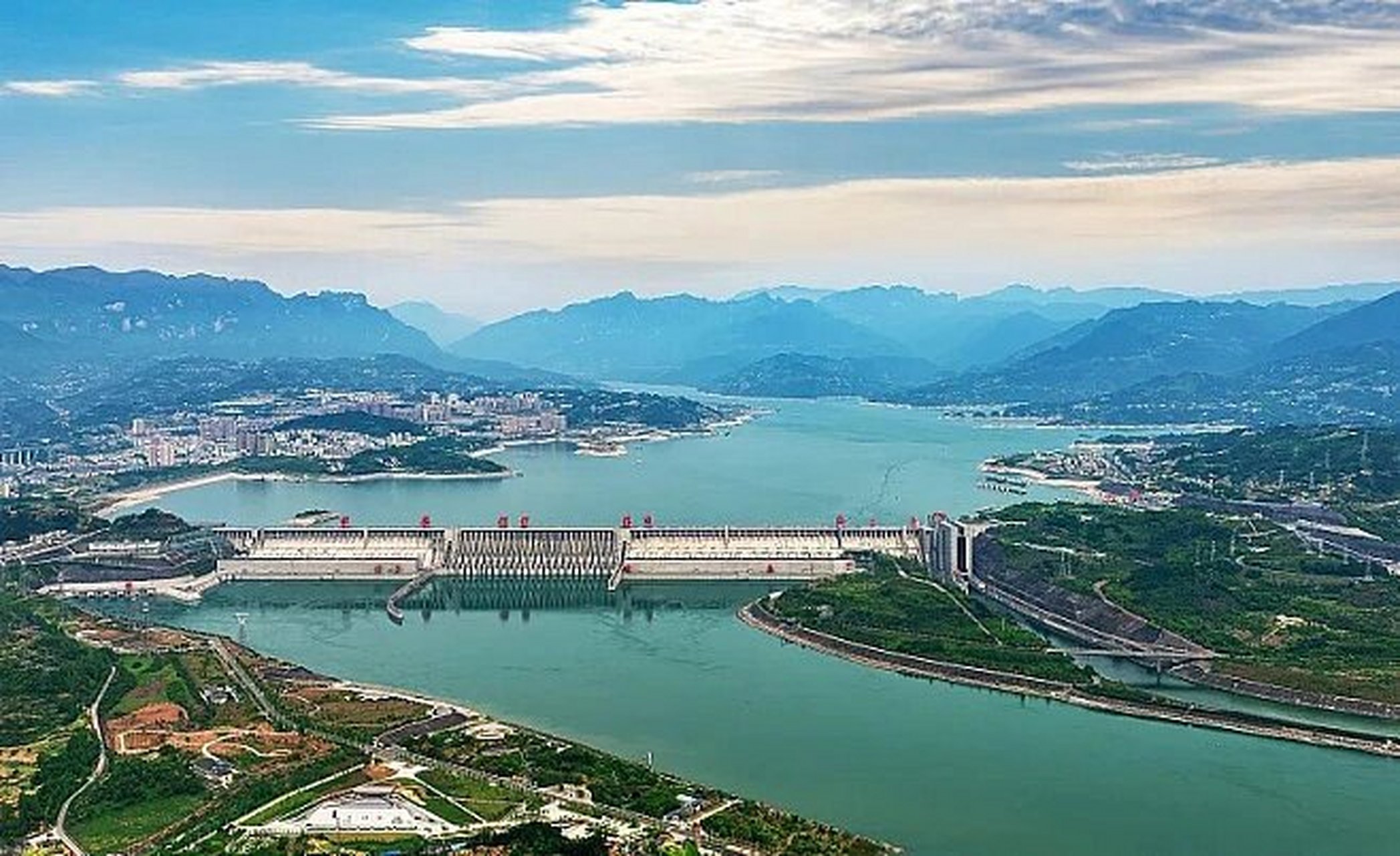 三峡大坝,美如冠玉 1992年4月3日,全国人大批准三峡工程.