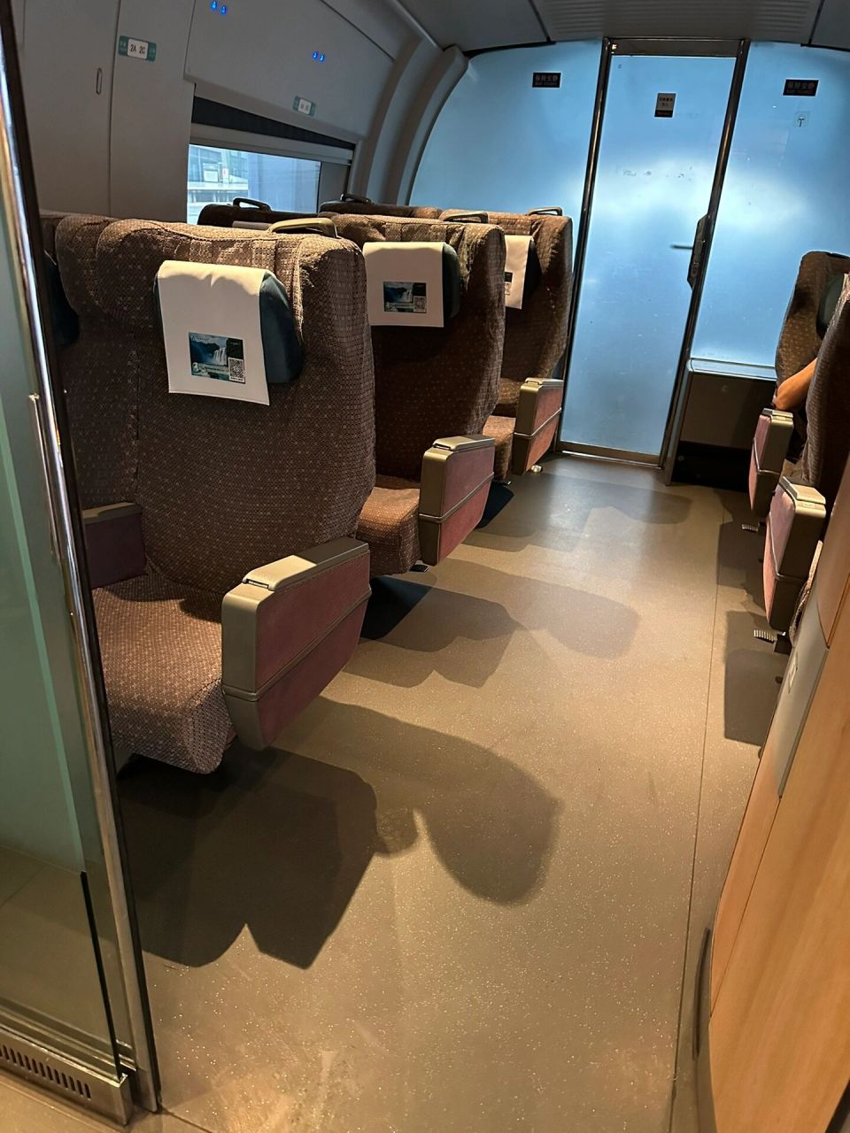 和谐号特等座和复兴号一等座比起来…坑惨了 六月初,一人带一岁半的娃