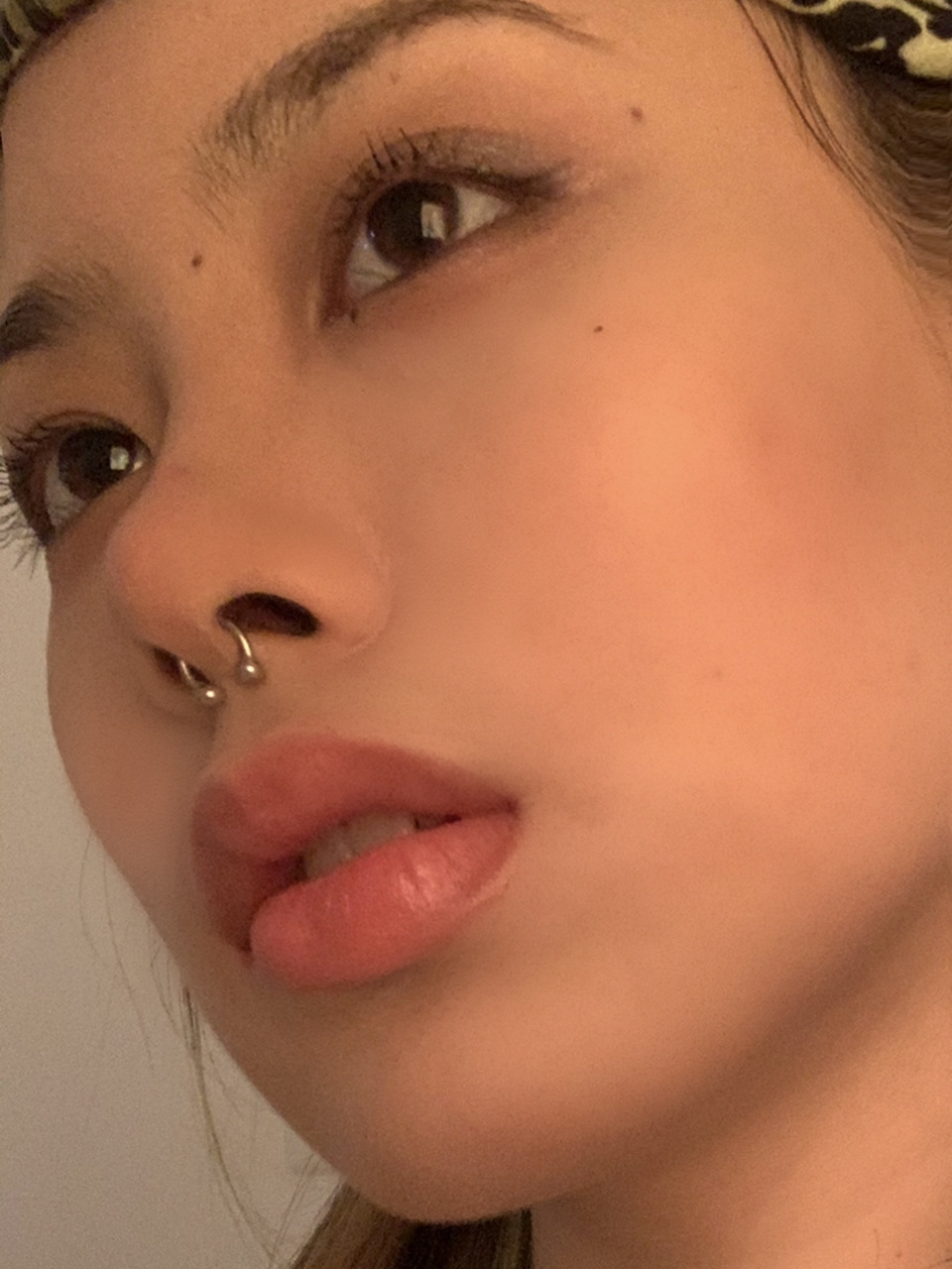 穿孔|鼻中隔鼻环个人感受和建议 ①疼痛度:比唇钉和耳钉痛一些但就是