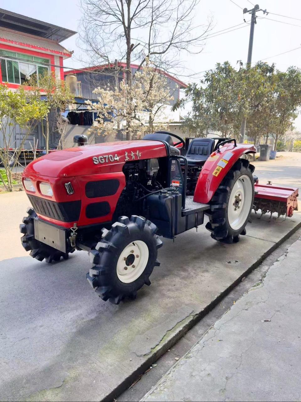 东方红大棚王704.准新车,强压,爬行档齐全