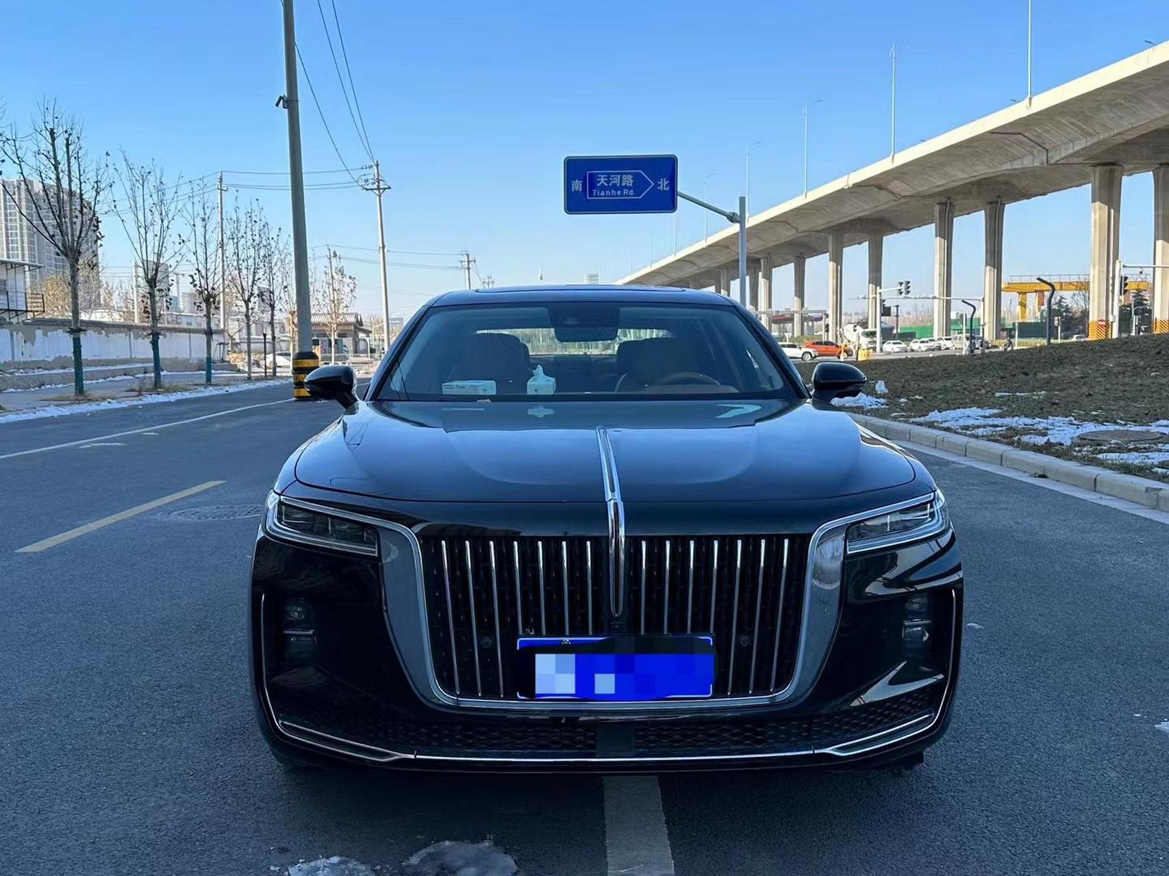 红旗h9智联旗享版,3万多公里,电动座椅 座椅记忆加热,智能液晶屏,全景