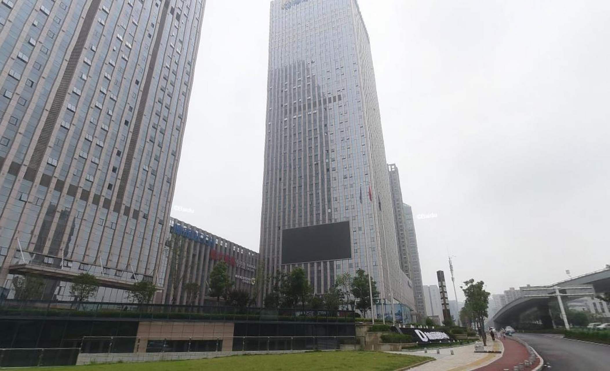 湖北宏泰集团有限公司位于湖北省武汉市洪山区欢乐大道1号东湖国贸