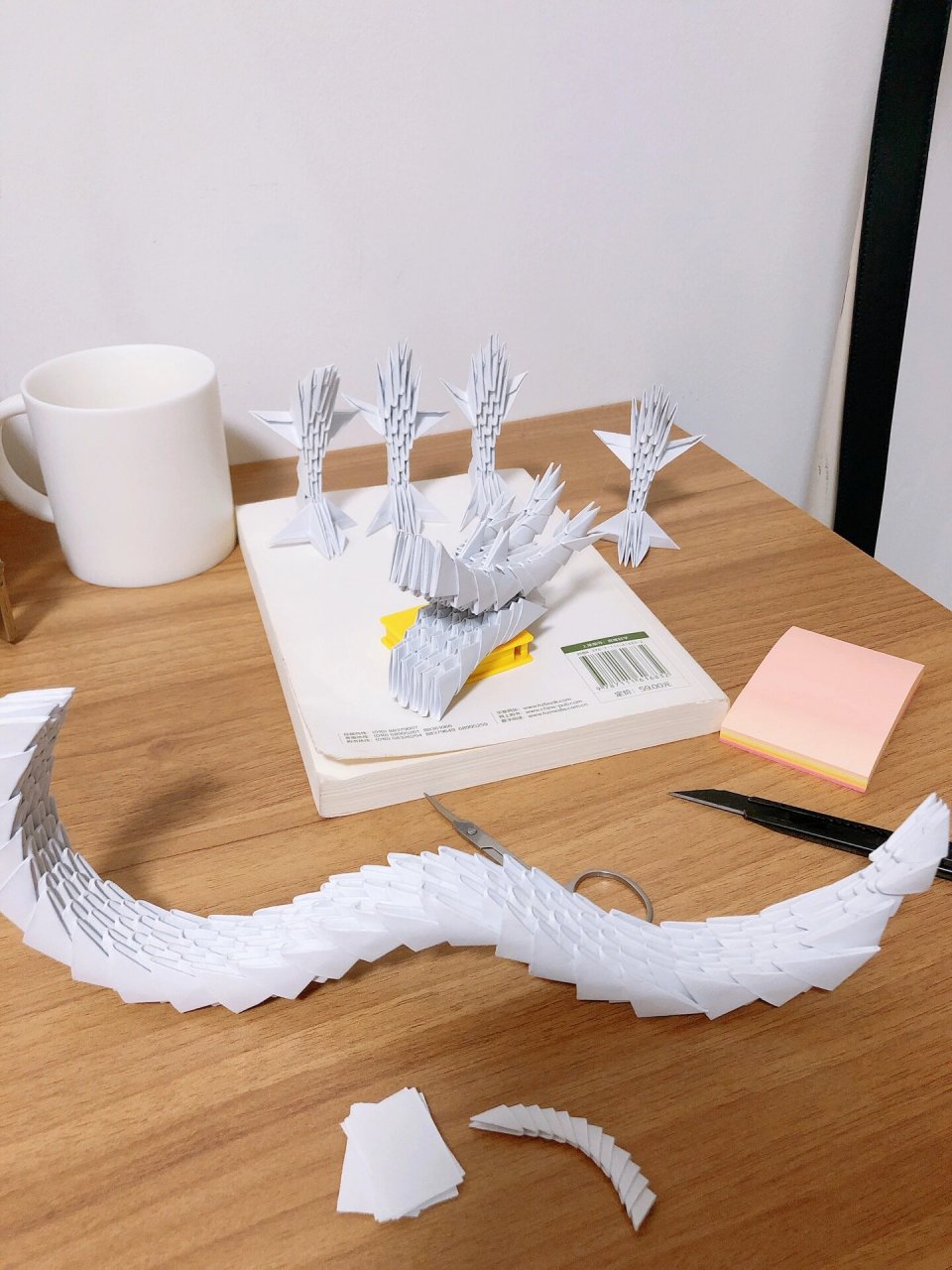 40 小时后,铛铛铛铛,我的三角插折纸中国龙做出来了. 94