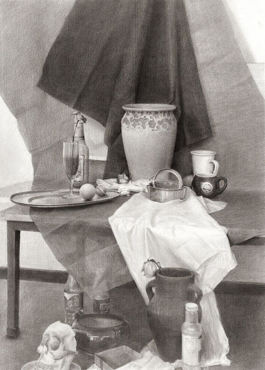 静物素描 静物素描是素描基础训练很重要的一个环节.