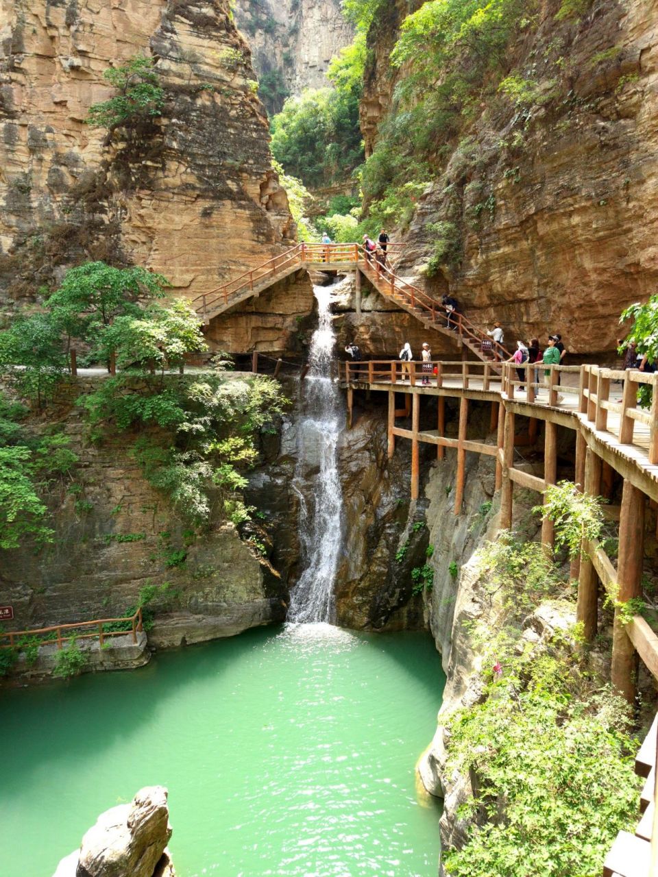 清风峡景区 清风峡位于冀晋交界太行深处,位于石家庄平山县,与忽忽水