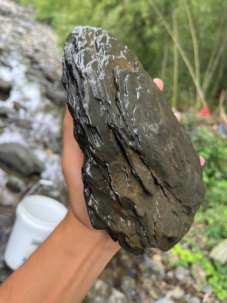 溪流缸造景原石 溪流缸造景选用的素材  精品梯田石