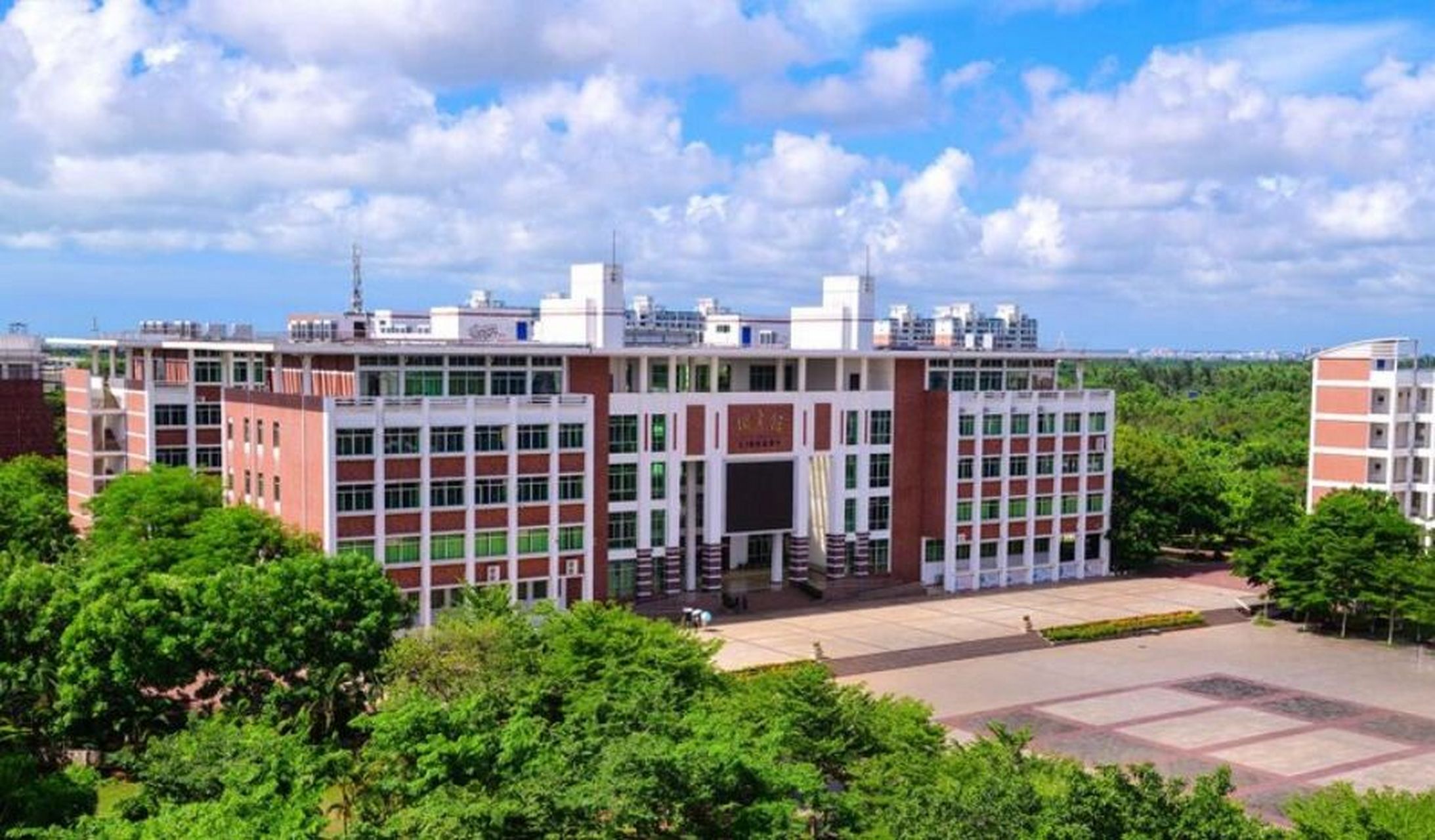 海南经贸职业技术学院 学姐分享:校园风景一览,有木有心动