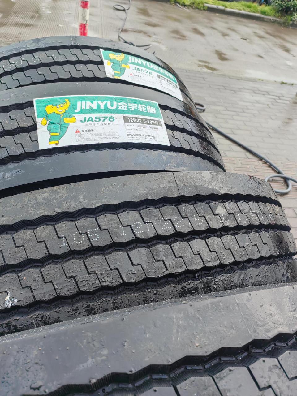 金宇轮胎576花纹65吨以内品质杠杠的.