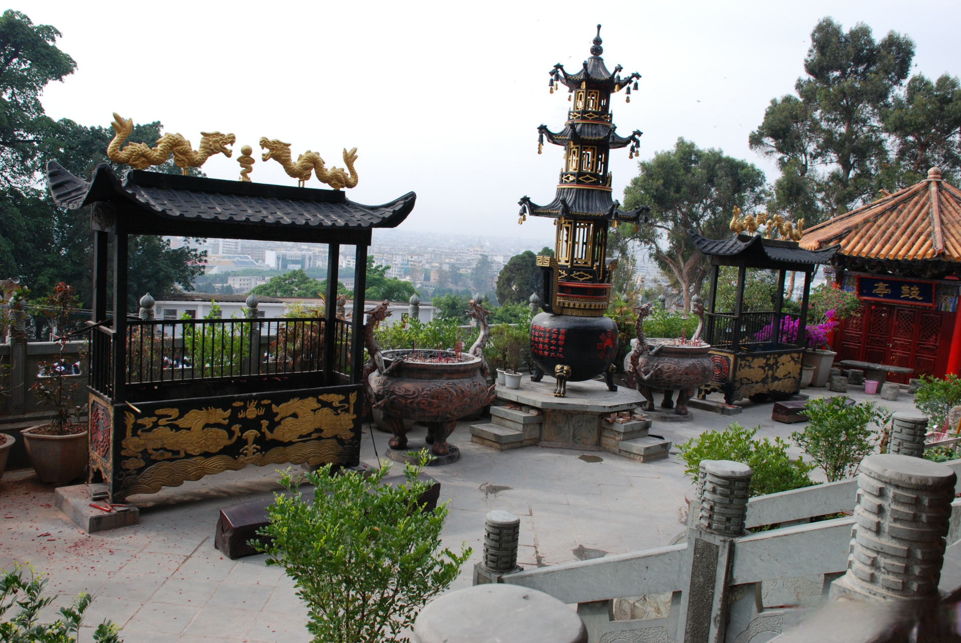 太保山玉皇阁古建筑群位于云南省保山市隆阳区九隆街道办事处仁寿门