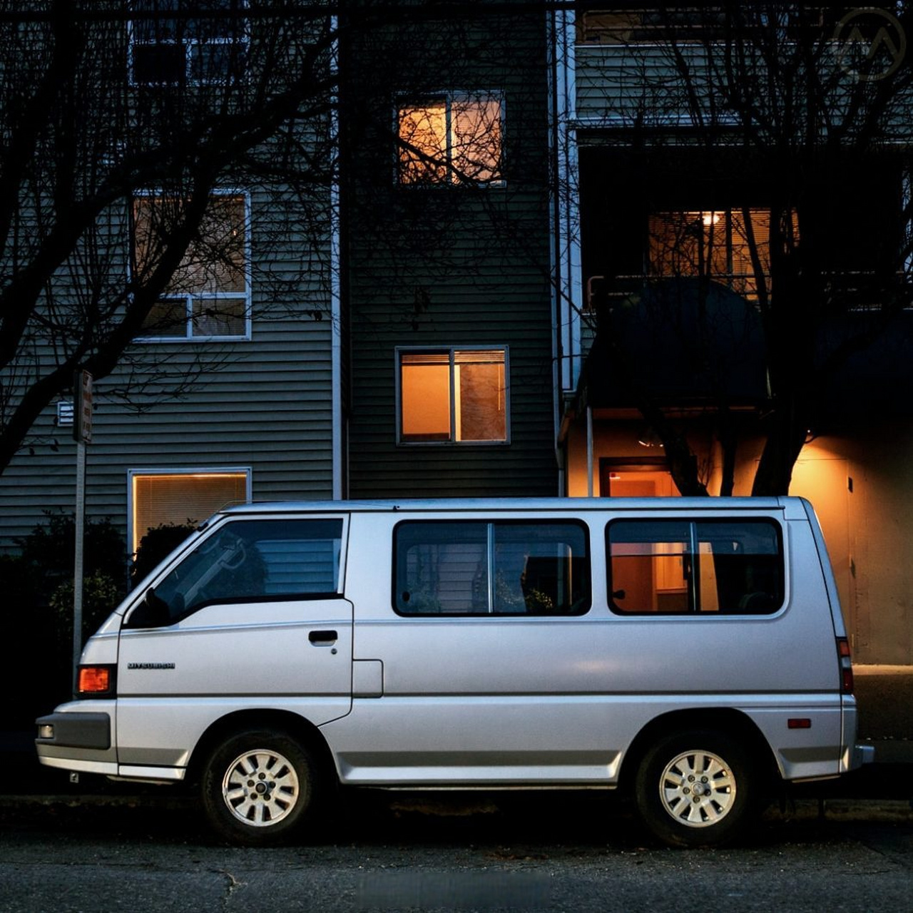 90年代的短头面包车真好看,再也不会有了~#经典老车# #三菱汽车# #van