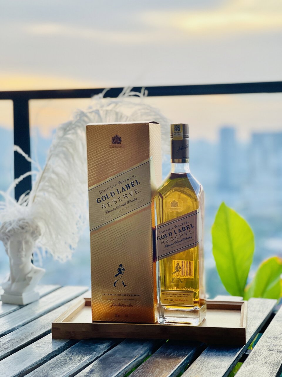 耀眼夺目的金色jw gold label 750ml