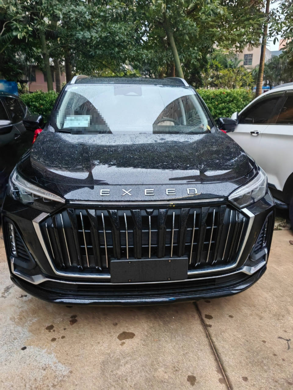 我买的星途揽月星耀四驱的,车内饰大气驾乘感觉很舒服.