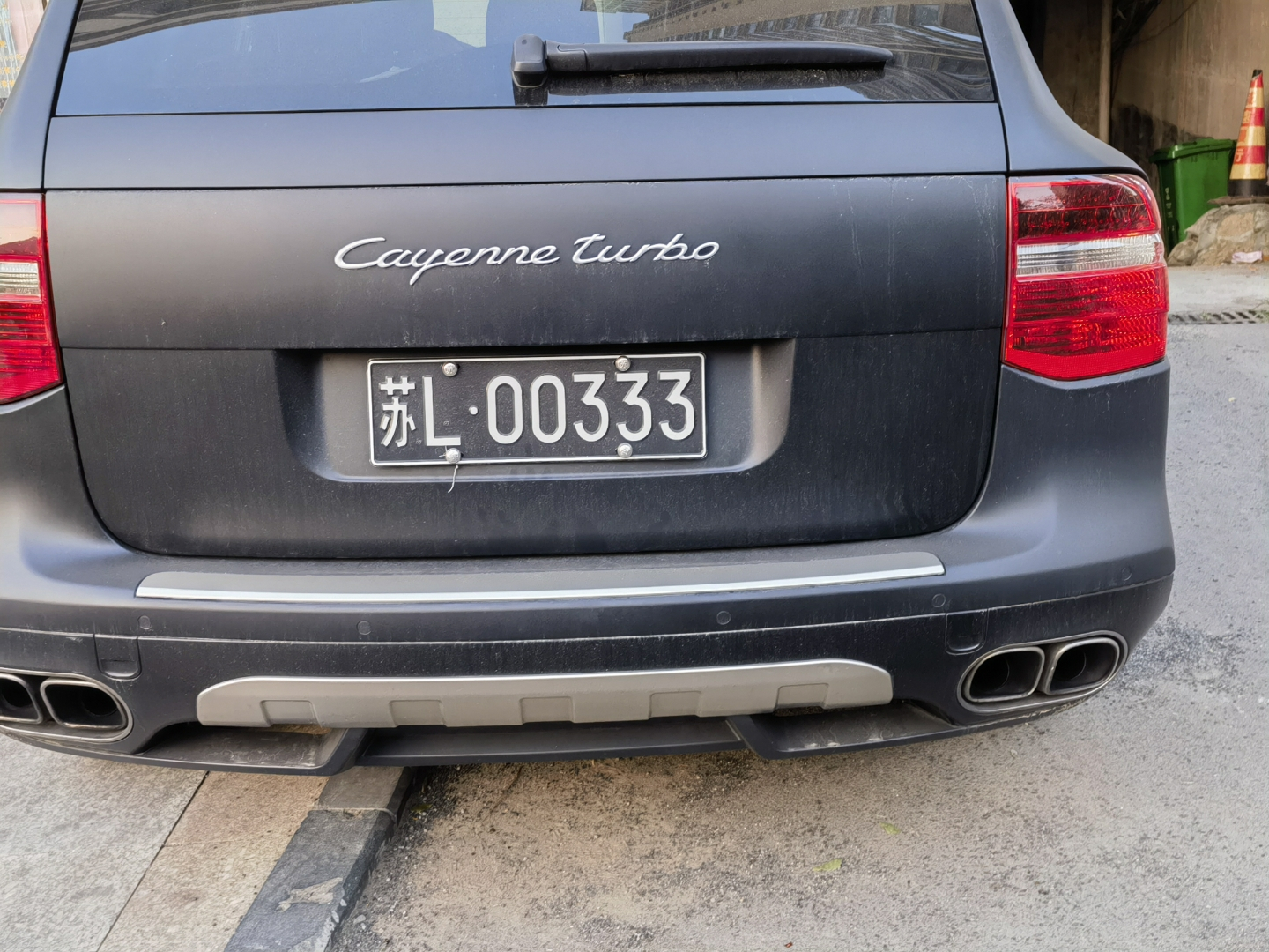 黑牌子的车是什么意思