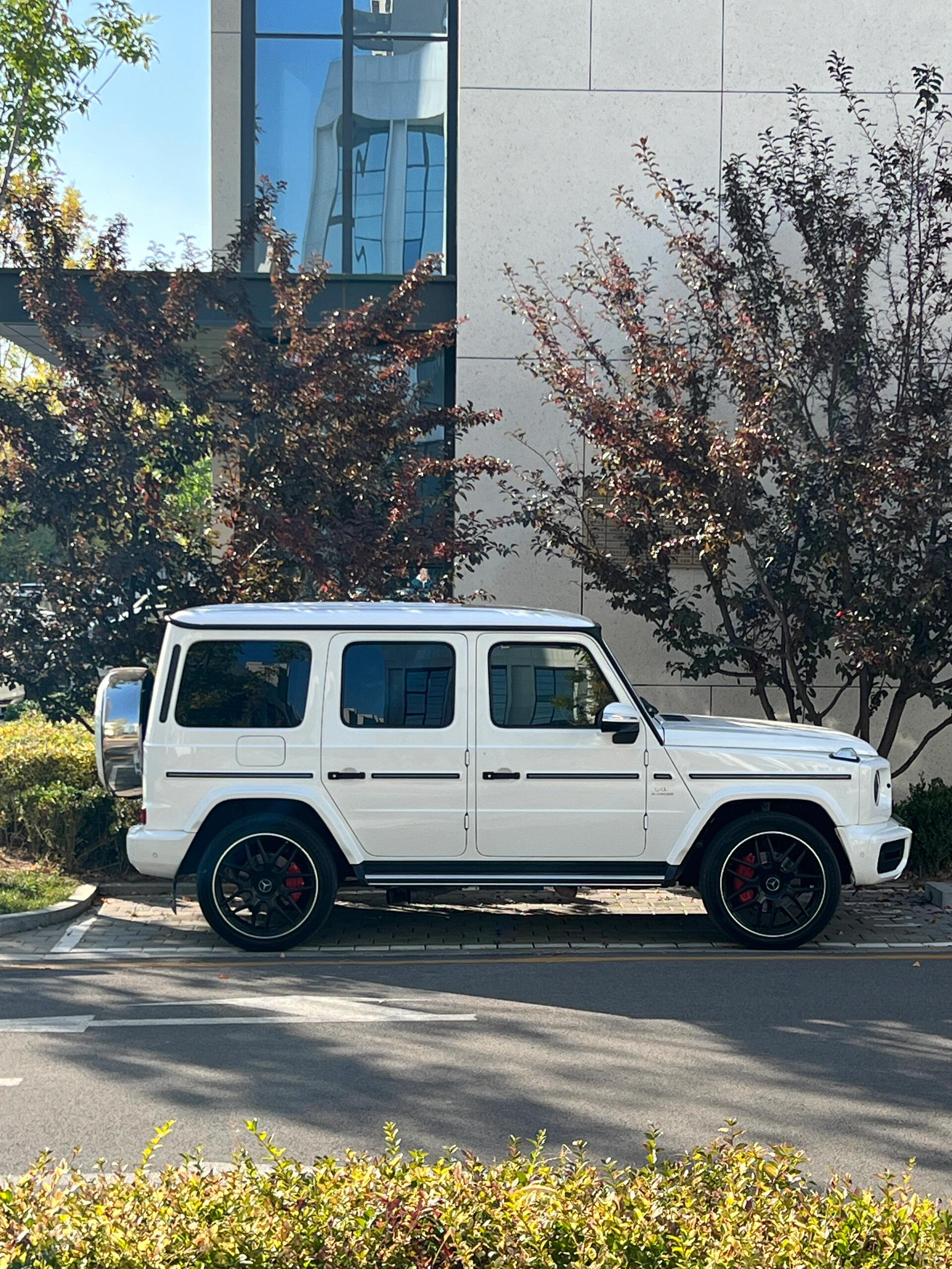 大g是多少男孩子的梦想呢 白色的 g500 真是深入我心