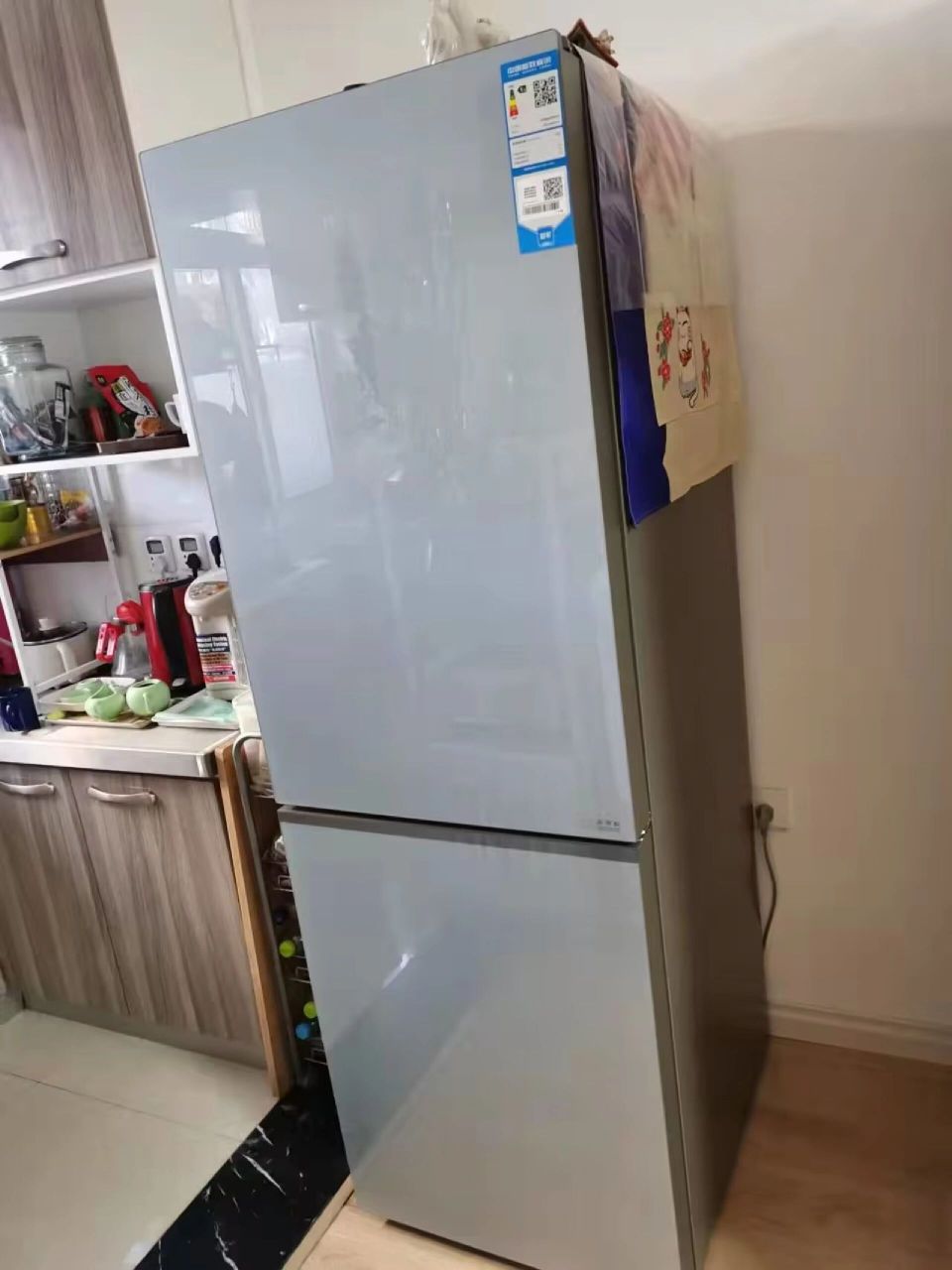 海尔冰箱346 这是一款小尺寸的海尔全空间保鲜冰箱,保鲜冷冻效果好,冻