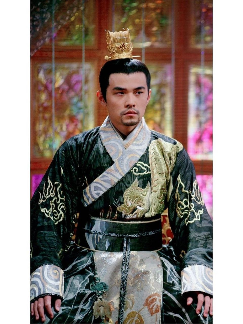 满城尽带黄金甲周杰伦的古装电影 满城菊花 谁的天下 宫廷之上 狼烟