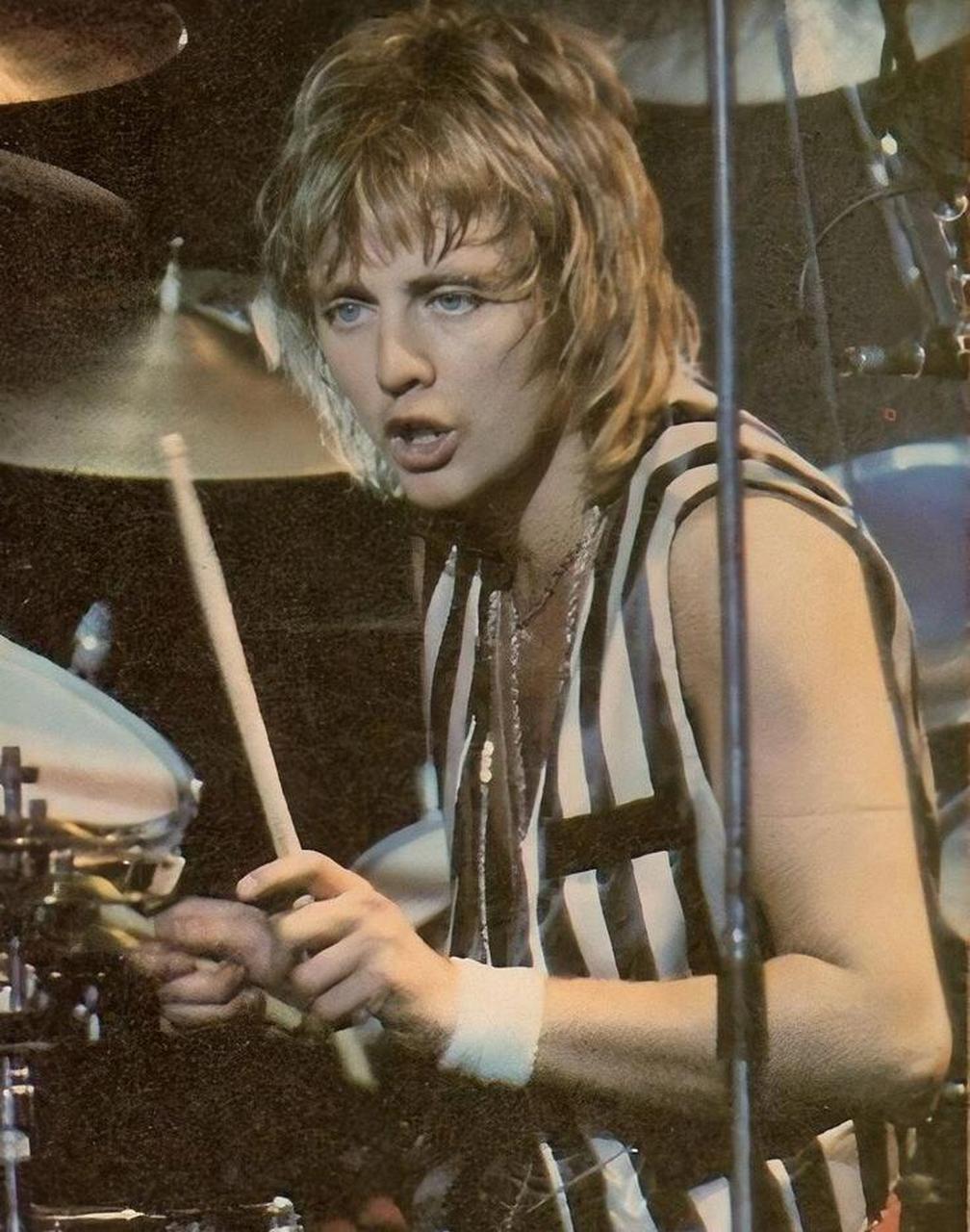 罗渣泰勒roger taylor,英国9297经典乐队queen的鼓手,1949年在