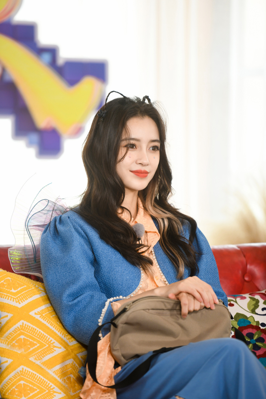 奔跑吧angelababy# 今晚《奔跑吧》,海天使@angelababy 变"泥"天使