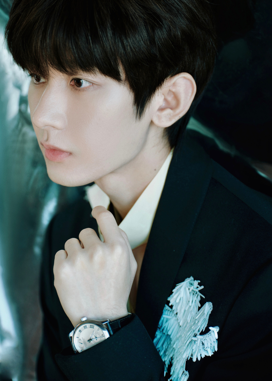 02#2023爱奇艺尖叫之夜#02  光耀流转78镌刻一秒心动  @成毅 一