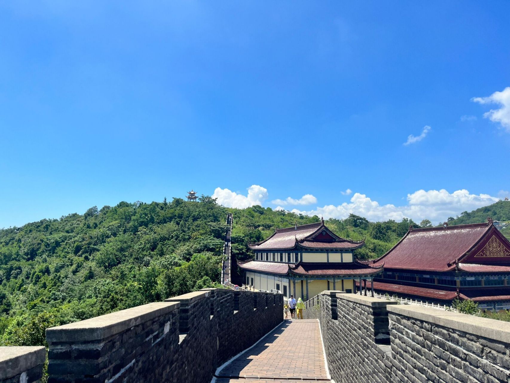 无锡宜兴小长城 宜兴大朝山小长城 直接导航到福源禅寺 开车上来道路