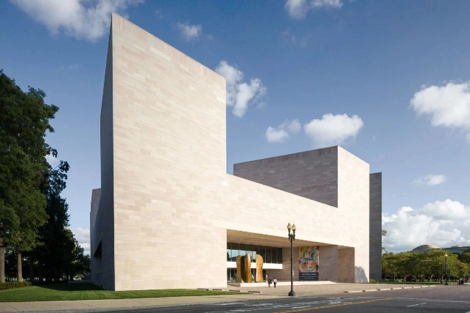 贝聿铭 – 华盛顿国家美术馆东馆 贝聿铭自述在一次会议结束后,从