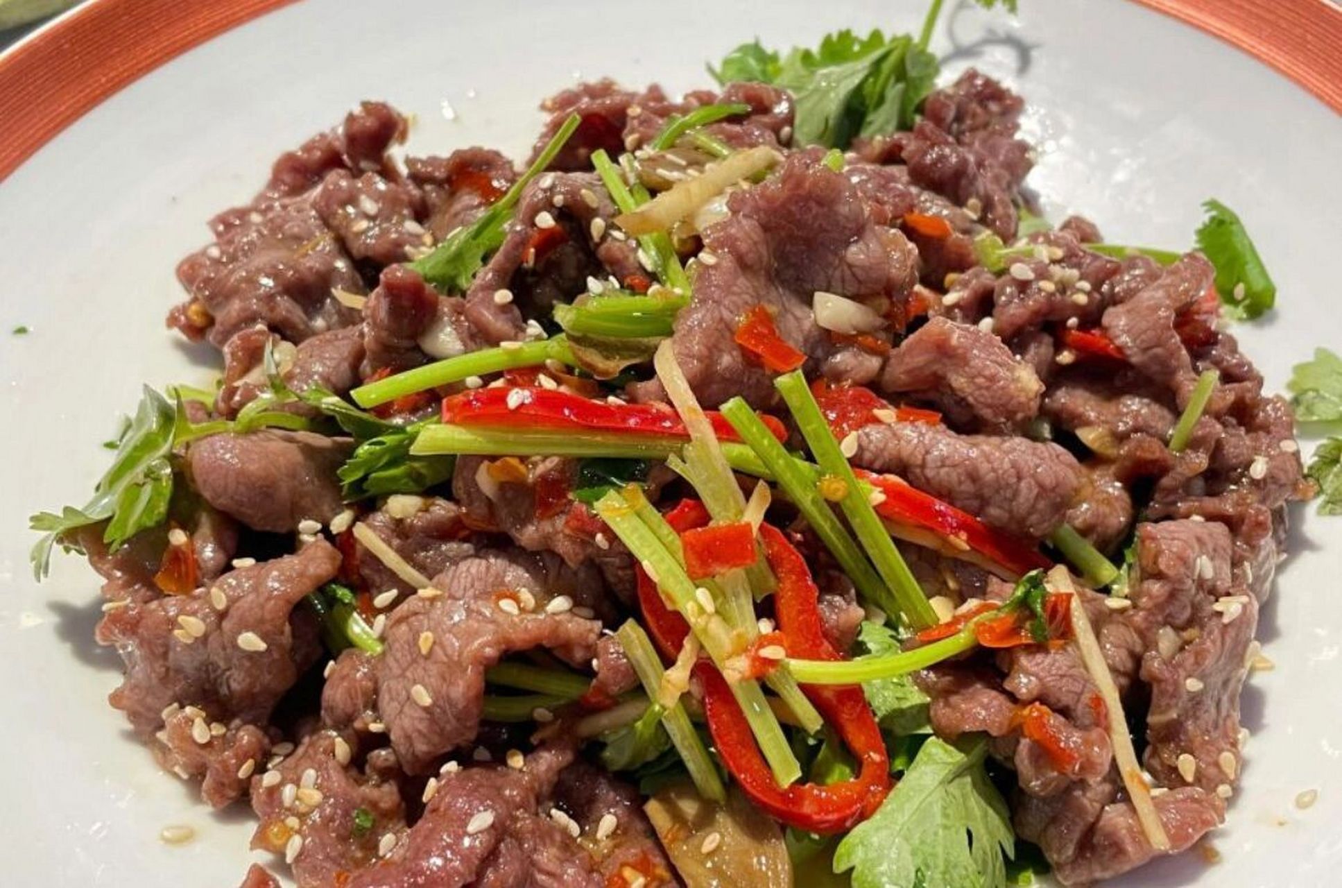 前段时间有外地朋友过来梅州玩,带他们去吃正宗的客家菜馆,朋友连着吃