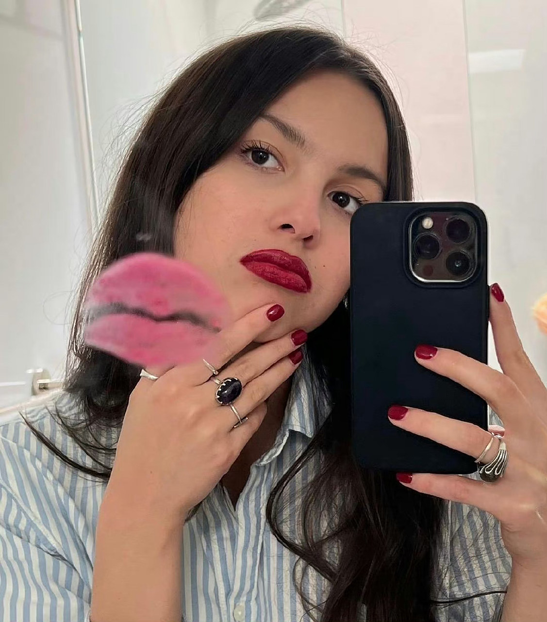 olivia rodrigo 最新自拍曝光