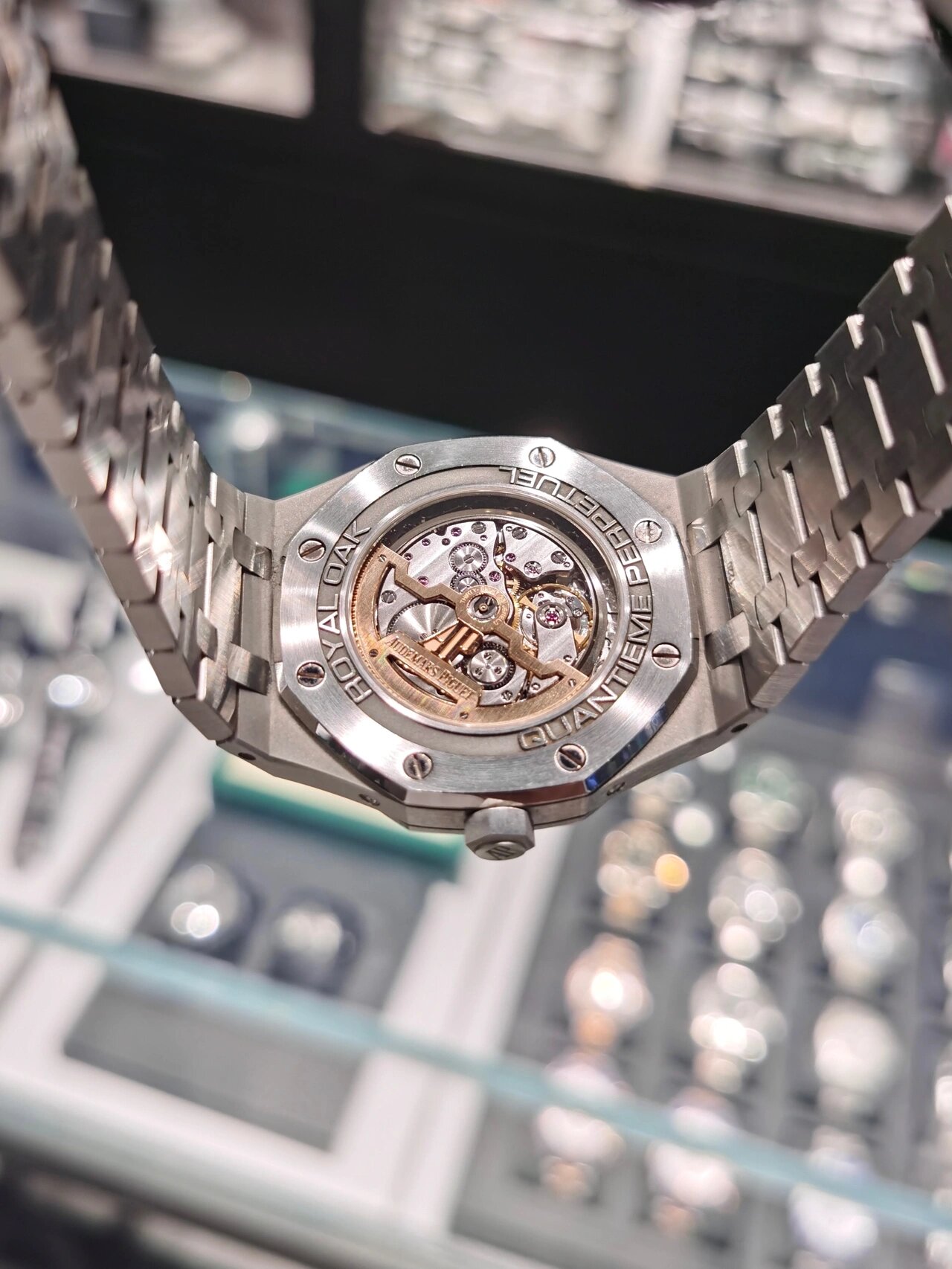 澳门买表介绍9890爱彼26574皇家橡树万年历 这次介绍的这款爱彼