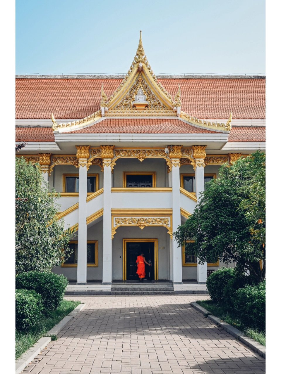 白马寺之泰国风格佛殿 虽然稍微简单了点,但还是浓郁的泰国佛寺风格.