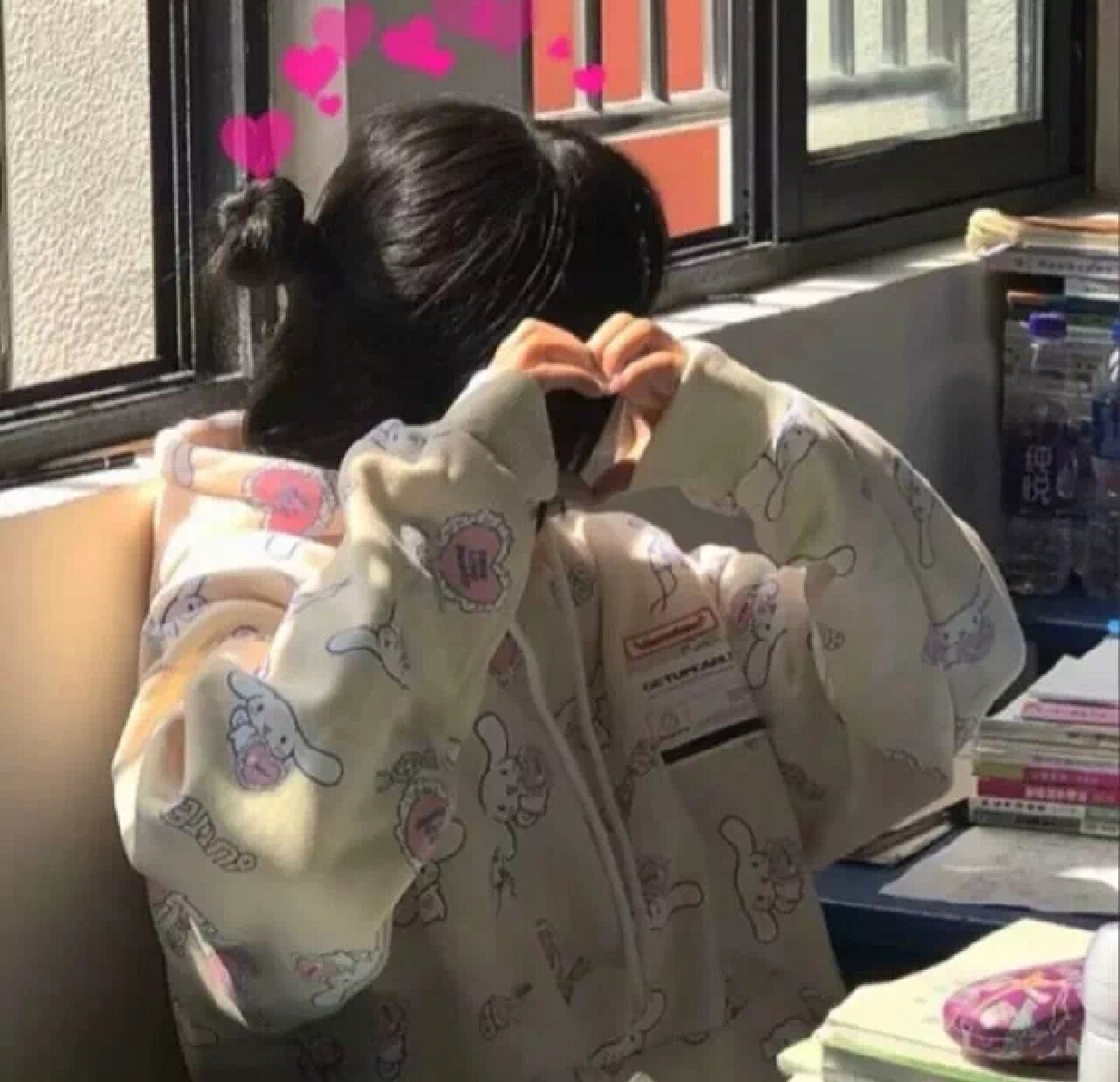 女生头像|爱心手 #女生头像# #真人女生头像# #优质女生头像# #头像