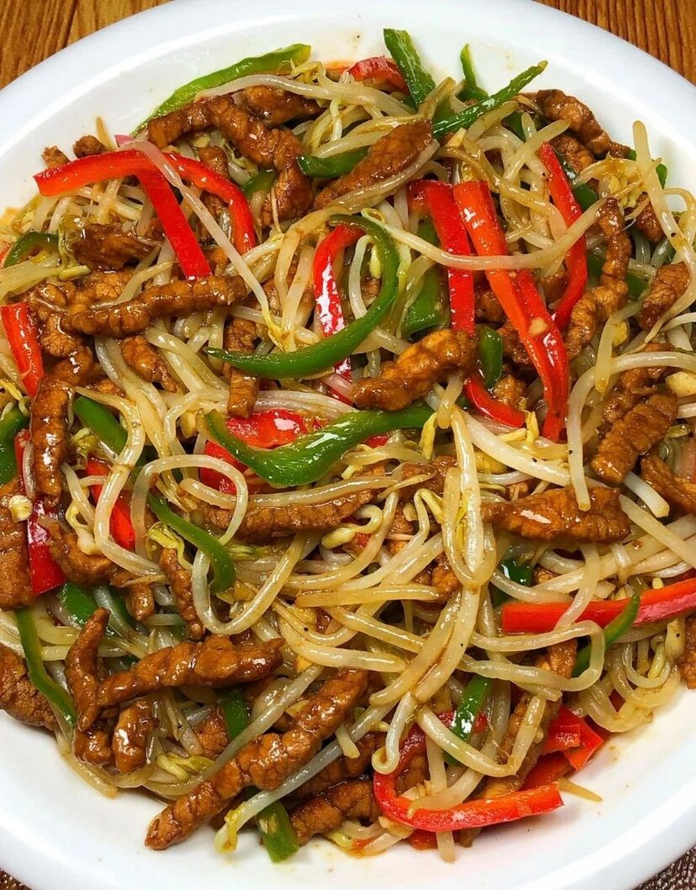 有幸在亲戚家吃过一次,太好吃啦7515 豆芽炒肉!超级下饭!