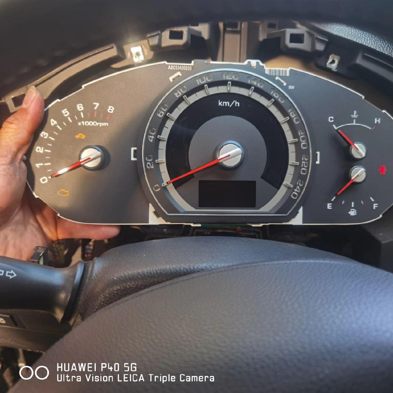 起亚智跑仪表只亮故障灯,钥匙灯,气囊灯,指针全部不工作.