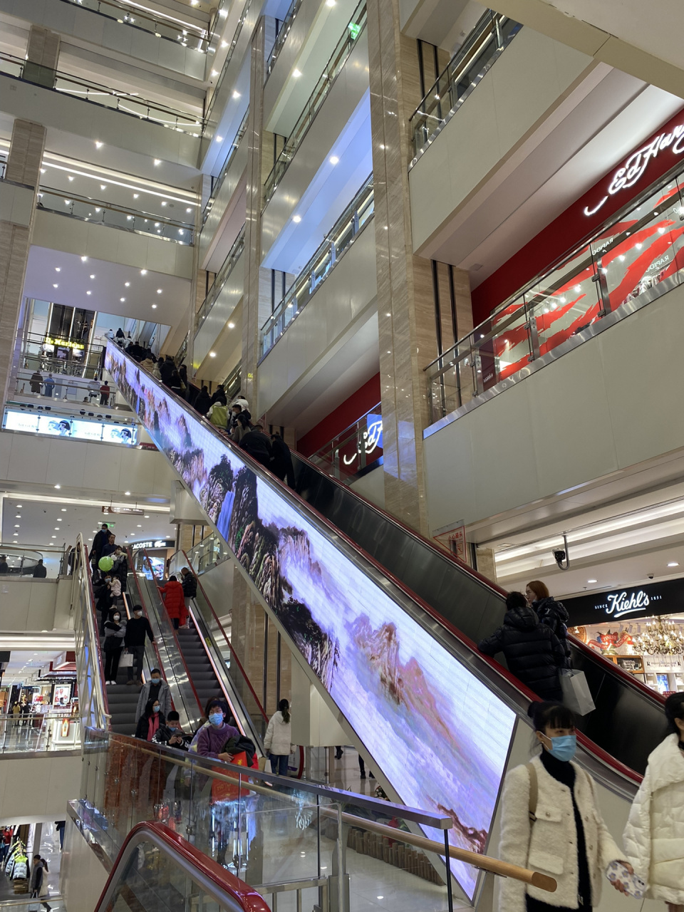 打卡亚洲第一长扶梯 打卡亚洲第一长扶梯 一天刷两遍那种