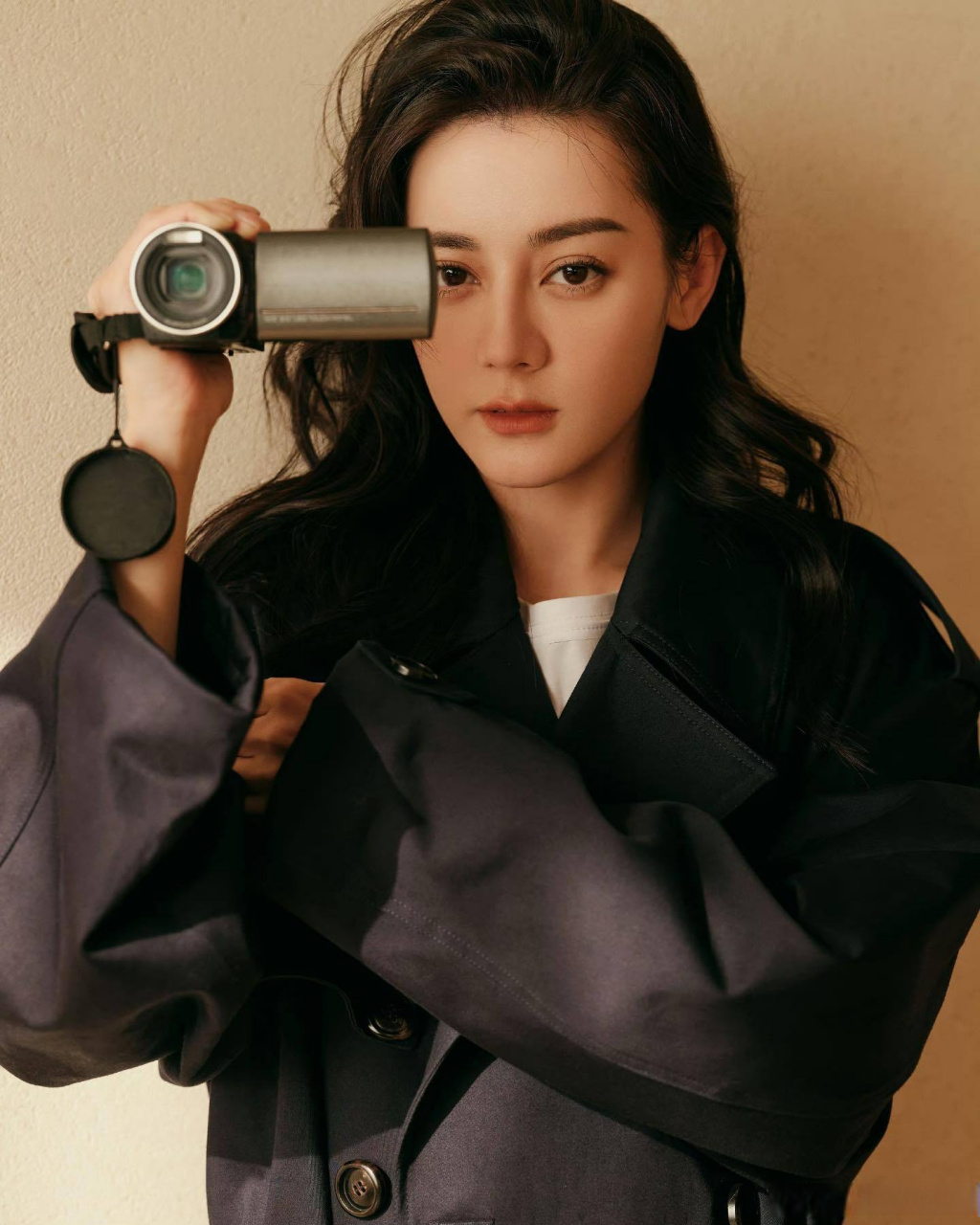 杨幂,赵丽颖,刘诗诗早就步入人妻行列啦,但迪丽热巴却还单身一枚!