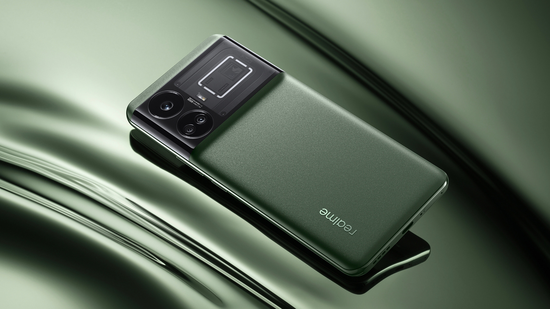 真我gt5搭载觉醒光环系统pro,当代手机的呼吸灯现在很少见了!