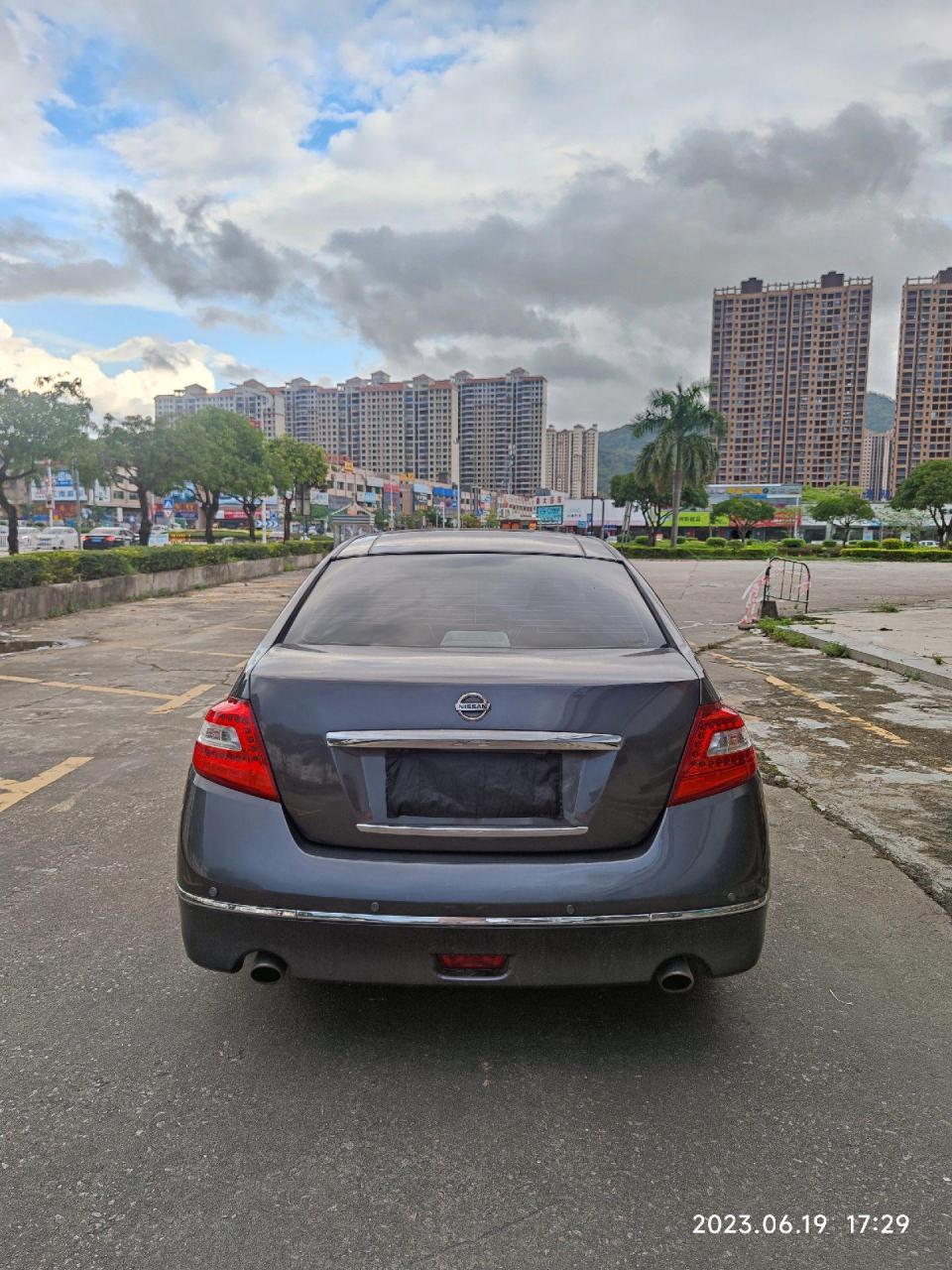 08年天籁公爵v6大心脏后驱.