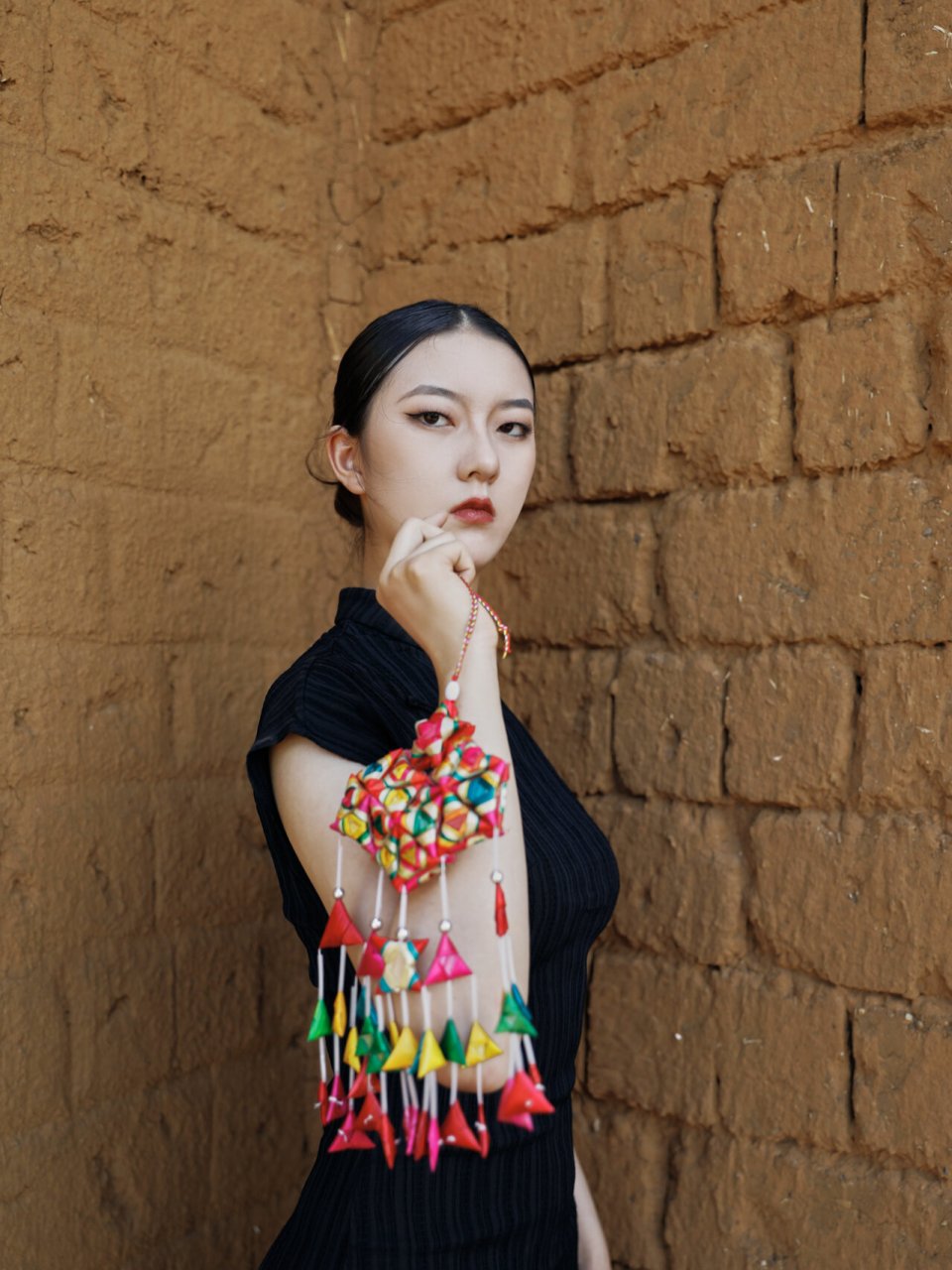 东方骨 云南非遗文化—草编菱角 对我们来说,菱角是老昆明的童年记忆