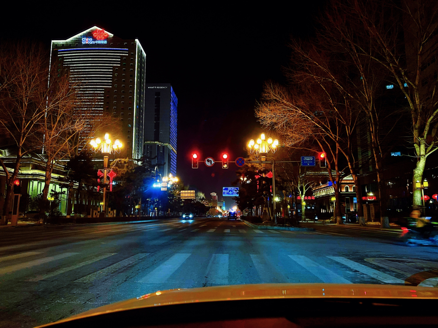 这里是长春 这里是东北吉林长春,晚上闲着没事,吃完饭开车闲逛街拍!