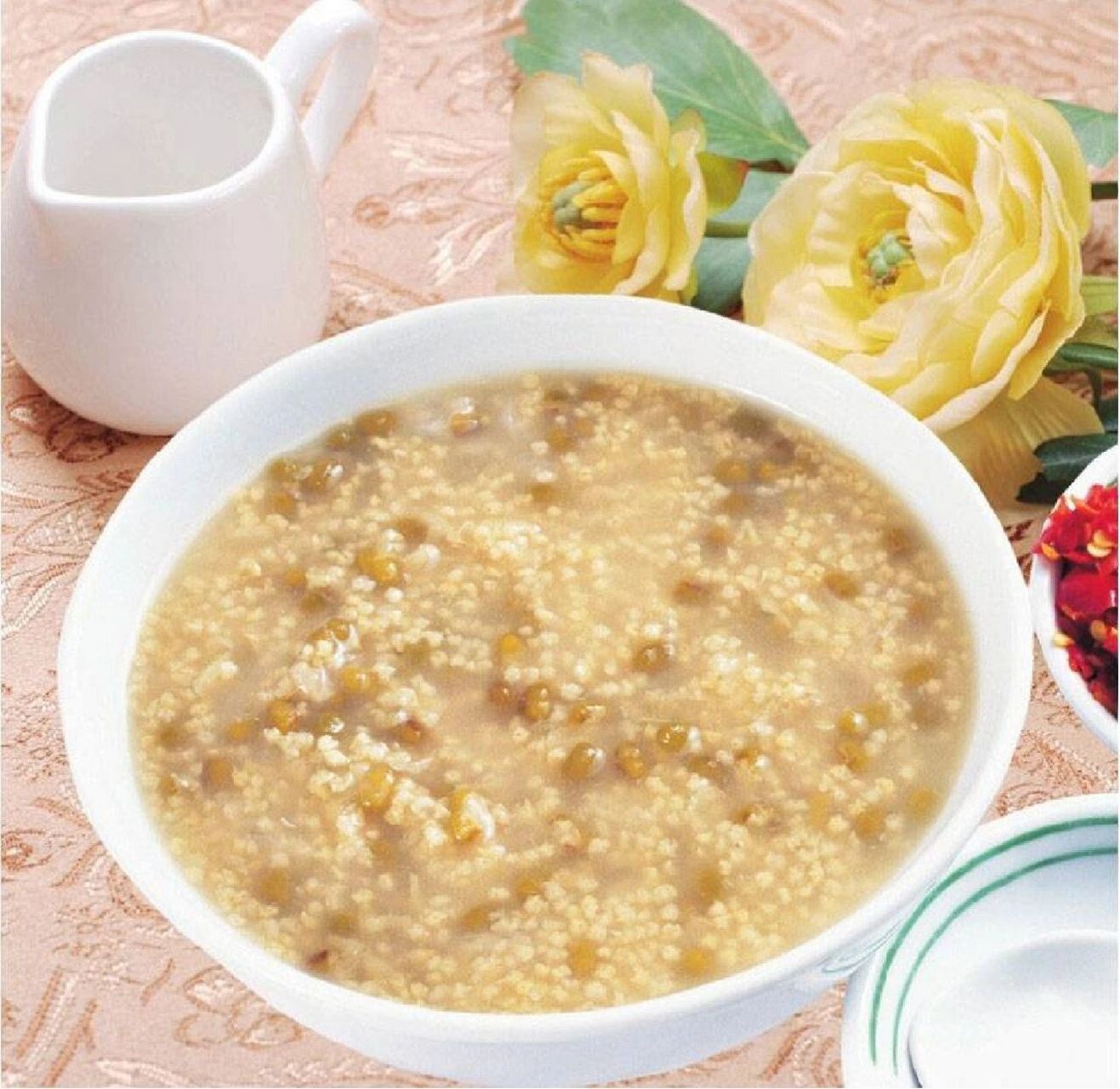 小米绿豆粥 材料 小米150克,绿豆100克,白砂糖20克,清水2000毫升.