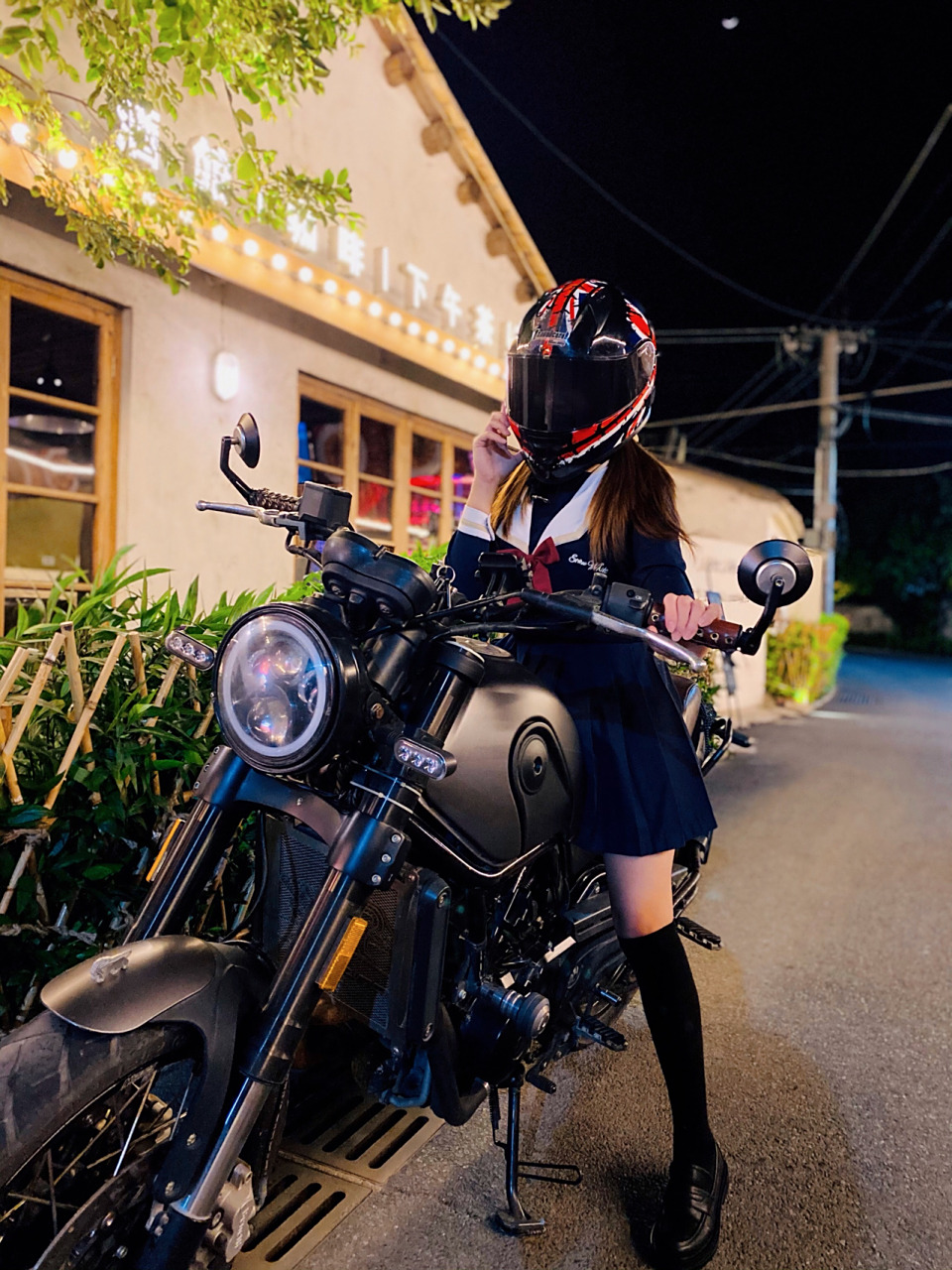 jk机车少女|打卡北海网红流下村 9315心心念念好久的jk配机车照片