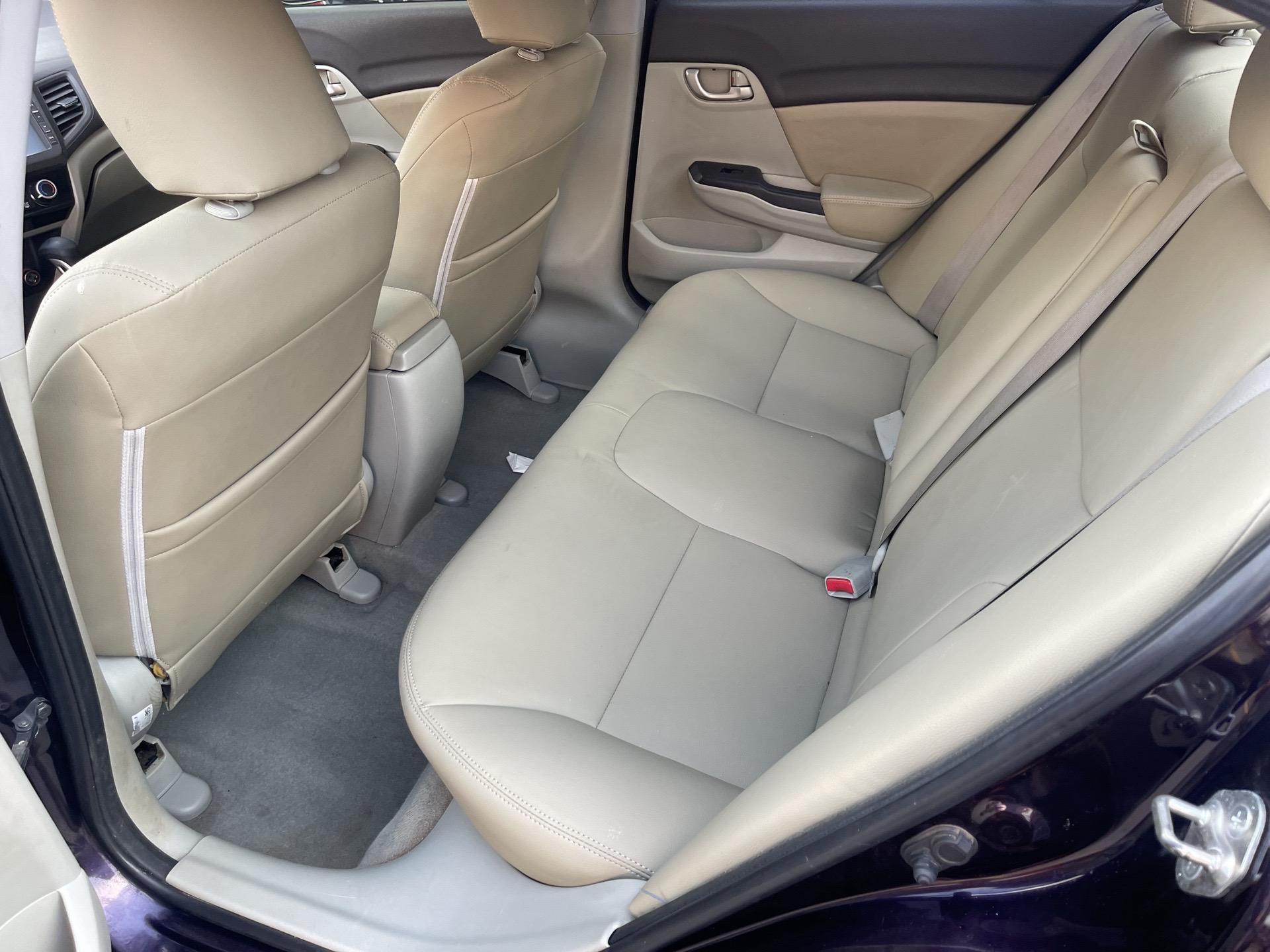 13年1.8l舒适版思域,车况原版,室内干净,现在只要3万多