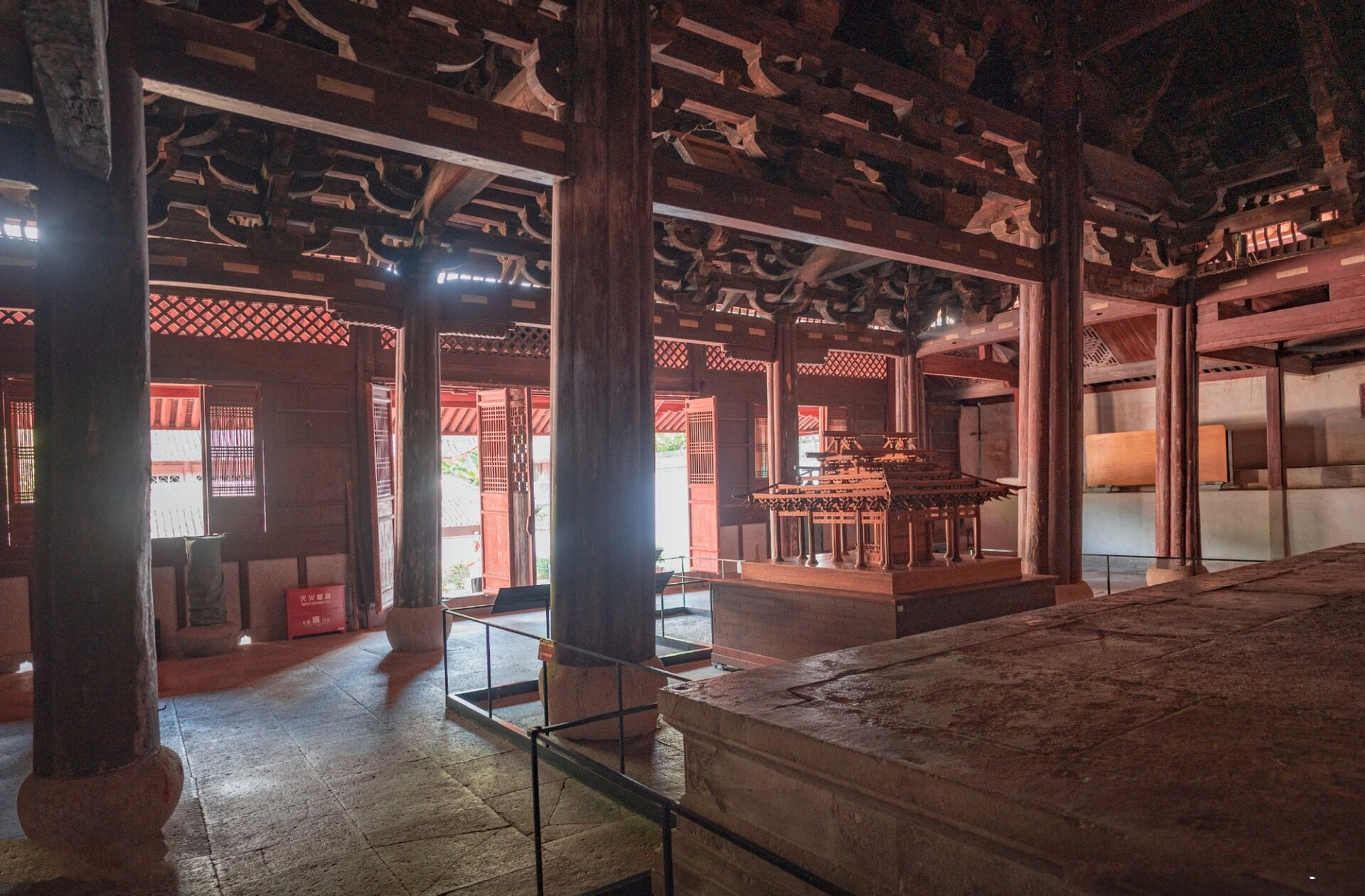 宁波北郊的宋代寺院,一眼千年 风动千年 | 宁波保国寺大殿 保国寺大殿