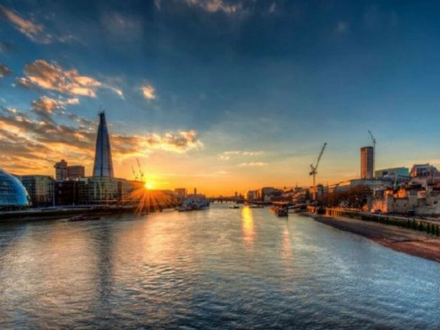 泰晤士河 river thames 泰晤士河,也称泰姆河(river thames),英格兰西