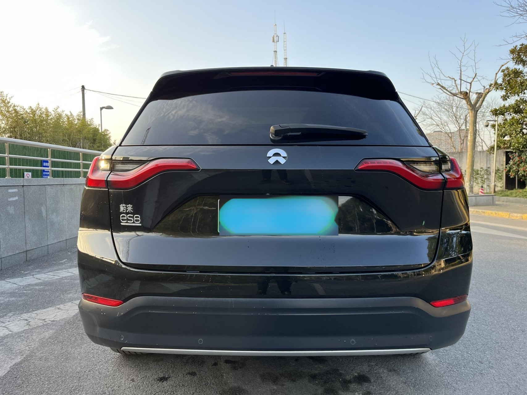 拿下18年12月蔚来es8,创世版,车况原版,上海本地一手车,营转非手续,12