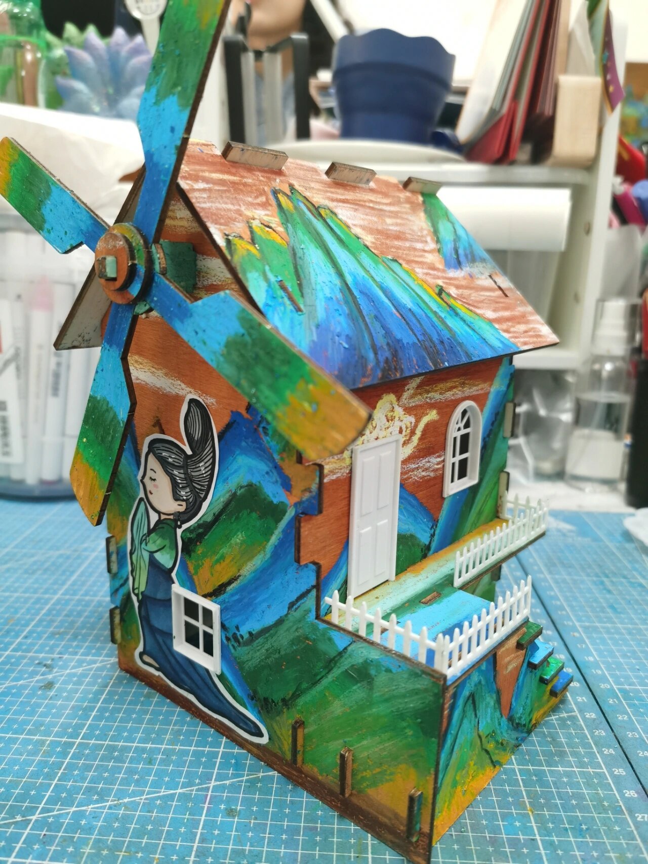 手绘涂装木屋,缤纷童年 青少年建筑模型,缤纷童年创作