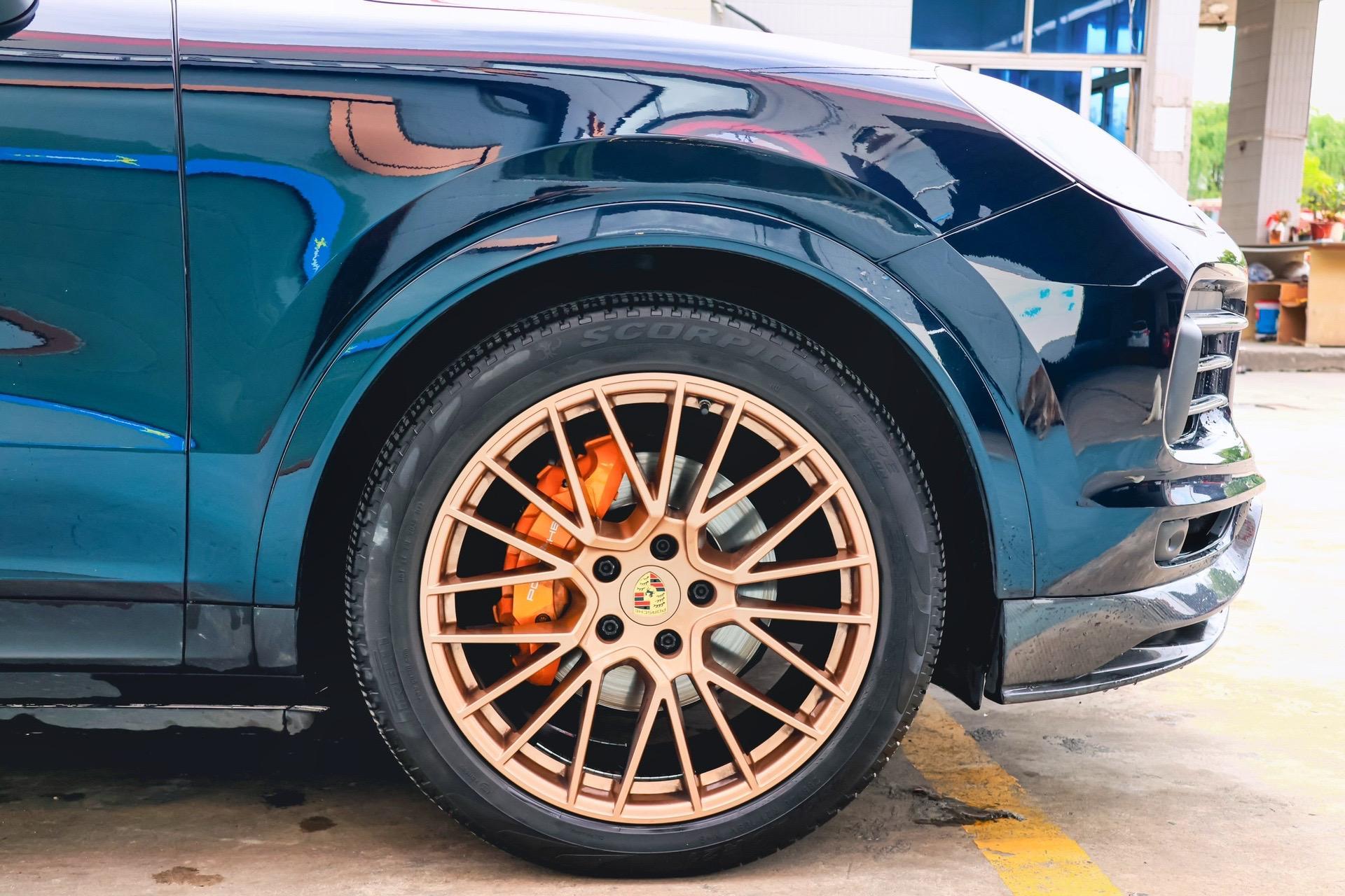 卡宴轮毂卡钳改色.